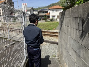 ⑤県道側から