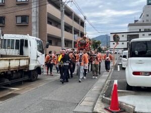 練り歩く