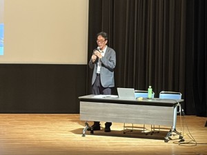 講師