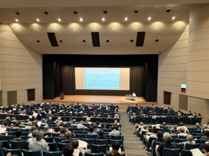 会場