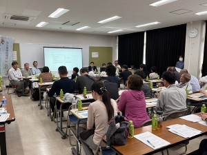 会場